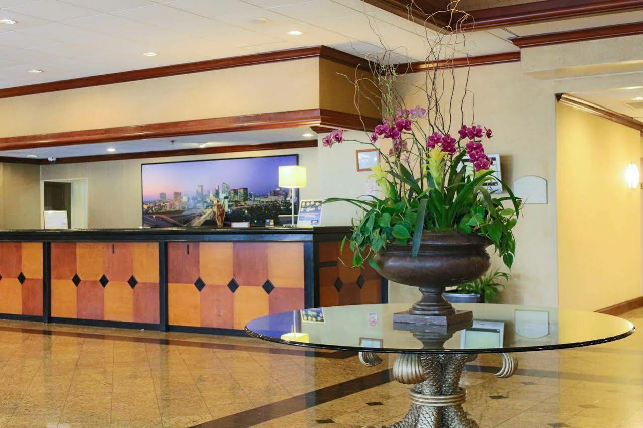 Ramada Plaza By Wyndham Atlanta Downtown Capitol Park Hotel Exterior photo